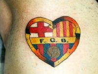 TATUAJE ESCUDO CORAZON F.C.B. INTERIOR BRAZO