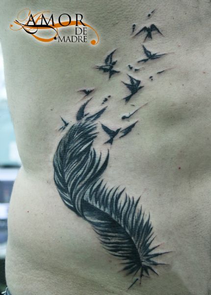 Pluma-feather-pajaros-birds-transformacion-tattoo-tatuaje-amor-de-madre-zamora
