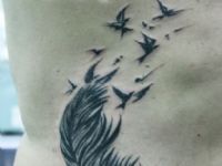 Pluma-feather-pajaros-birds-transformacion-tattoo-tatuaje-amor-de-madre-zamora