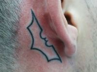 Batman-simbolo-murcielago-bat-dark-knight-tattoo-tatuaje-amor-de-madre-zamora