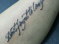 Dont-forget-to-love-yourself-frase-phrase-letters-letras-brazo-arm-tattoo-tatuaje-amor-de-madre-zamo