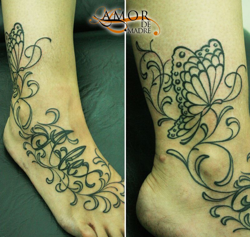 Mariposa-nombre-filigrana-pie-alex-tattoo-tatuaje-amor-de-madre-zamora
