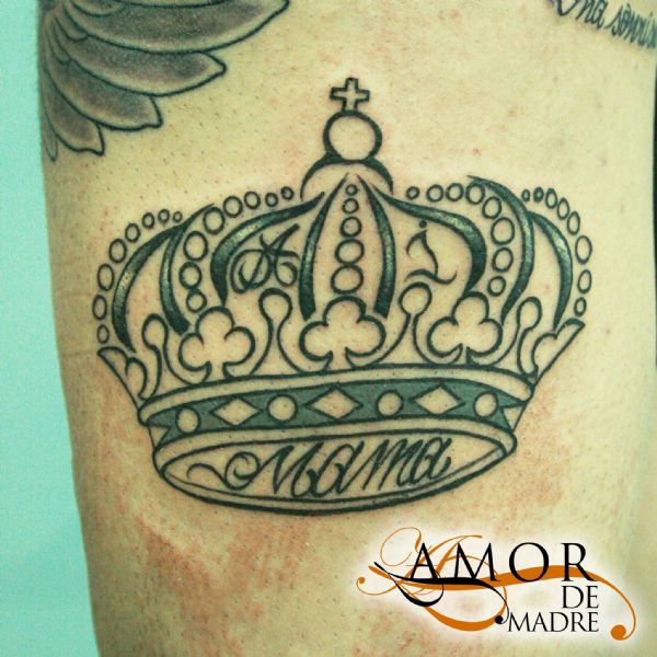 Palabra-mama-iniciales-word-corona-crown-tattoo-tatuaje-amor-de-madre-zamora
