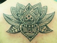 Flor-loto-estilo-mandala-tattoo-tatuaje-amor-de-madre-zamora