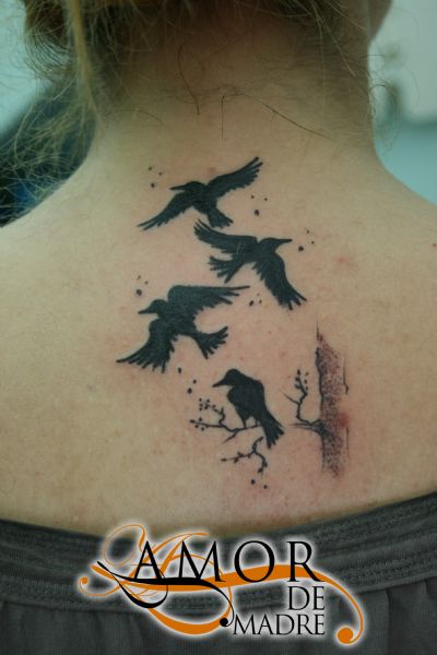 Pajaro-bird-tattoo-tatuaje-amor-de-madre-zamora-crows-pequeño-little-silueta