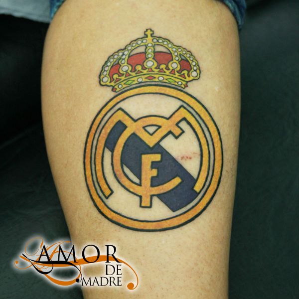 Escudo-real-madrid-color-tattoo-tatuaje-amor-de-madre-zamora