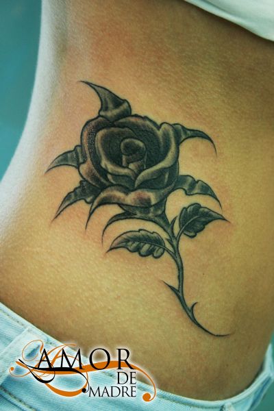 Rosa-rose-sombras-shadows-tattoo-tatuaje-amor-de-madre-zamora-chica-girl