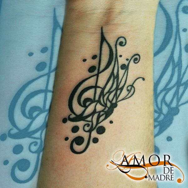 musica-music-clef-mariposa-tribal-butterfly-muñeca-wrist-tattoo-tatuaje-amor-de-madre-zamora-girl-ch