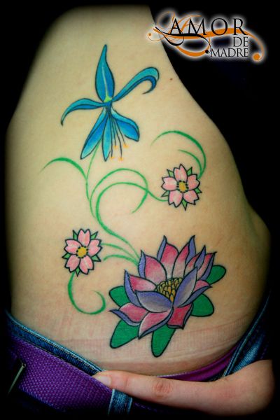 Flores-flowers-color-filigrana-enredadera-tattoo-tatuaje-amor-de-madre-zamora