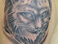 TATUAJE LINCE EN HOMBRO