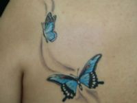 TATUAJE MARIPOSAS A COLOR ESPALDA