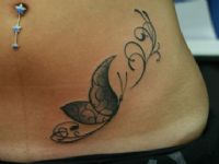 TATUAJE MARIPOSA EN CADERA