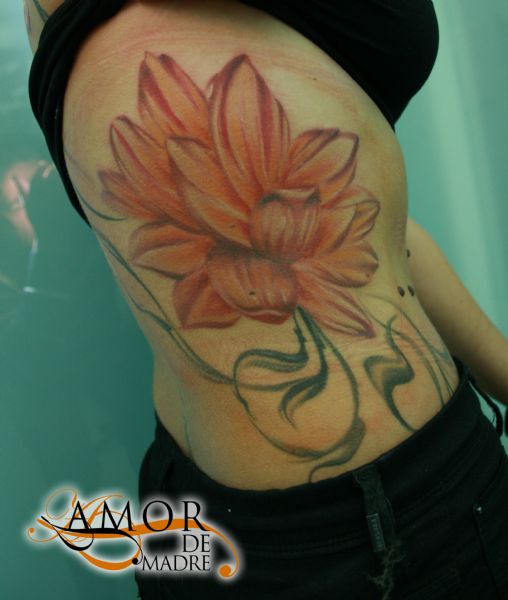 Flores-flowers-loto-lotus-color-colour-tattoo-tatuaje-amor-de-madre-zamora-girl-woman-chica-mujer