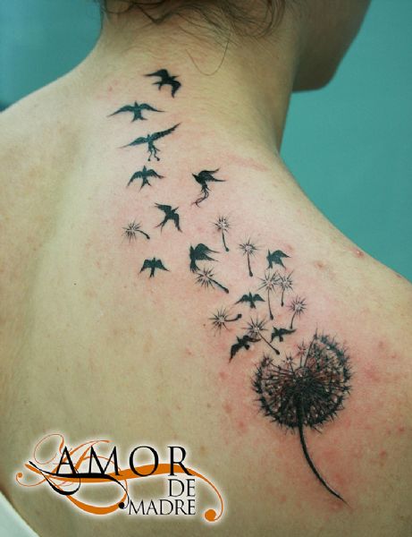 Ave-pajaro-bird-diente-de-leon-tattoo-tatuaje-amor-de-madre-zamora-espalda-chica-girl