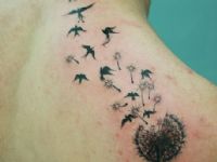 Ave-pajaro-bird-diente-de-leon-tattoo-tatuaje-amor-de-madre-zamora-espalda-chica-girl