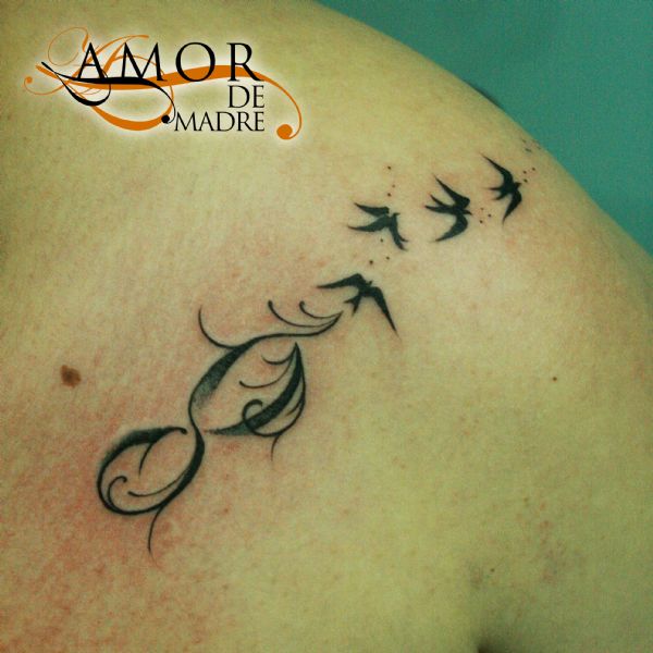 Infinito-infinity-pajaros-birds-tattoo-tatuaje-amor-de-madre-zamora-hombro-shoulder