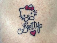 TATUAJE HELLO KITTY CON NOMBRE