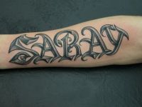 TATUAJE NOMBRE SARAY EN ANTEBRAZO EFECTO 3D