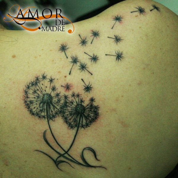 tattoo-tatuaje-amor-de-madre-zamora-flor-flower-back-espalda