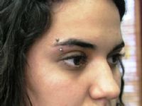 PIERCING CEJA CHICA