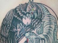 TATUAJE TATTOO FENIX TIGRE YING YANG PECHO