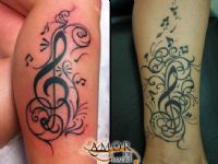 musica-music-clave-sol-tatuaje-tattoo-pierna-leg-notas-musicales-treble-clef-musical-notes-amor-de-m