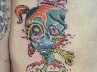 TATUAJE MOMIA NEW SCHOOL EN PECHO