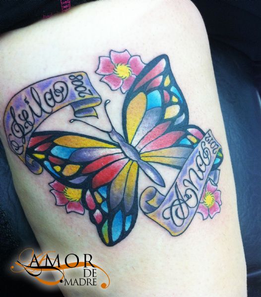Mariposa-butterfly-color-colortattoo-nombres-names-leila-ana-fecha-date-tattoo-tatuaje-amor-de-madre