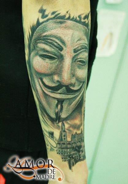 v-vendetta-anonymous-mascara-mask-tattoo-tatuaje-amor-de-madre-zamora