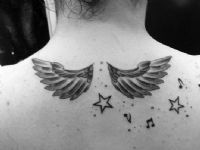 Alas-wings-espalda-back-estrellas-stars-musica-music-notas-notes-tattoo-tatuaje-amor-de-madre-zamora