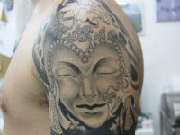 TATUAJE ORIENTAL EN HOMBRO