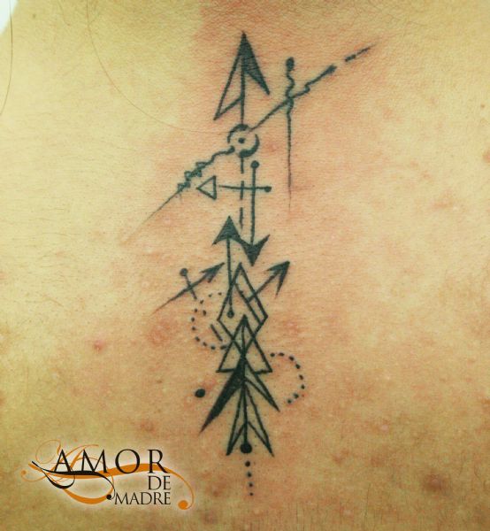 Flecha-arrow-composicion-tattoo-tatuaje-amor-de-madre-zamora