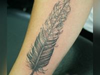 Pluma-feather-diseo-desing-personalizado-tattoo-tatuaje-amor-de-madre-zamora